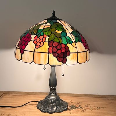 Tiffany Style Grape Motif Table Lamp (GB-RG)