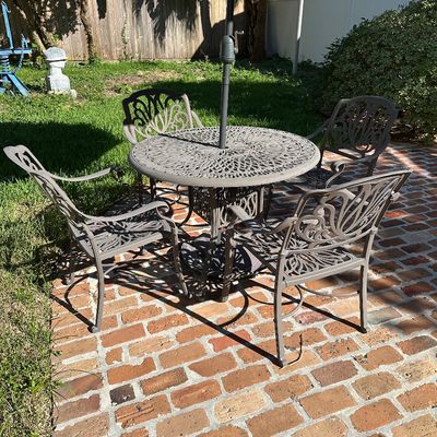 5-Piece Cast Aluminum Patio Dining Set with Four Chairs, Umbrella and Base