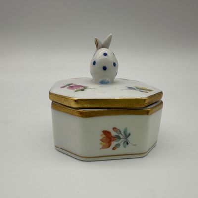 Herend Hungary Hand-Painted Porcelain Rabbit Trinket Box