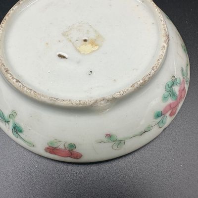 Antique Chinese Famille Rose Porcelain Covered Box