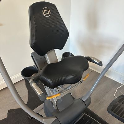 Octane Fitness xR6 Series Recumbent Elliptical