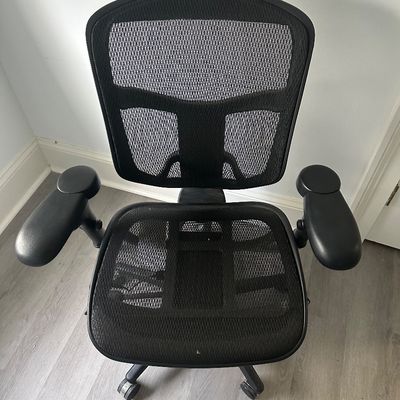 WorkPro Quantum 9000 Ergonomic Mesh Office Chair