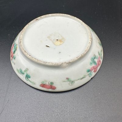 Antique Chinese Famille Rose Porcelain Covered Box