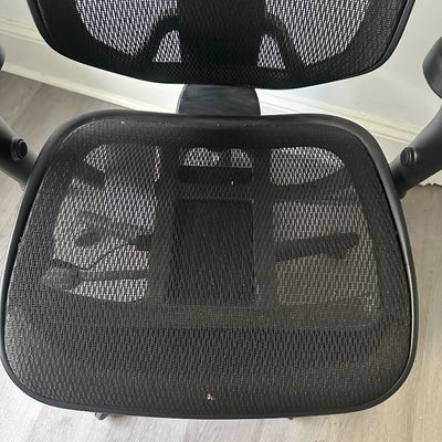 WorkPro Quantum 9000 Ergonomic Mesh Office Chair