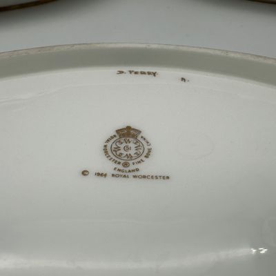 Royal Worcester Imari Fine Bone China Dinner Service, 1964
