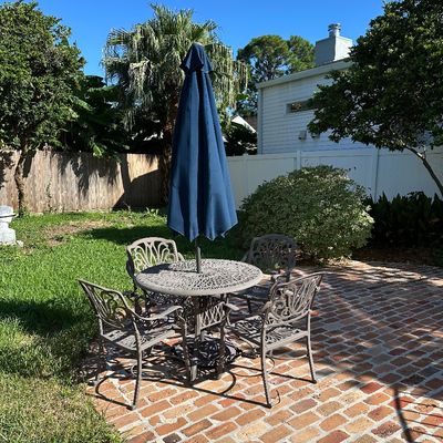 5-Piece Cast Aluminum Patio Dining Set with Four Chairs, Umbrella and Base