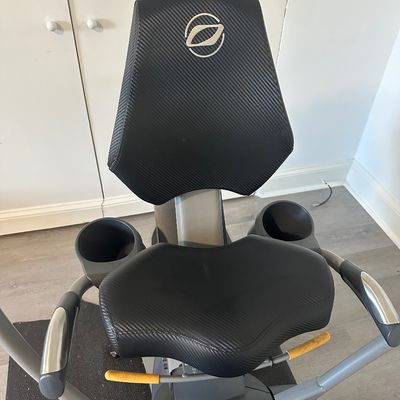Octane Fitness xR6 Series Recumbent Elliptical