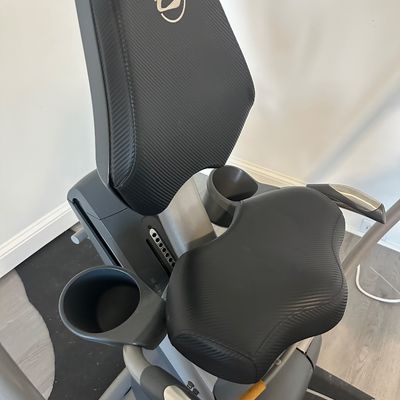 Octane Fitness xR6 Series Recumbent Elliptical