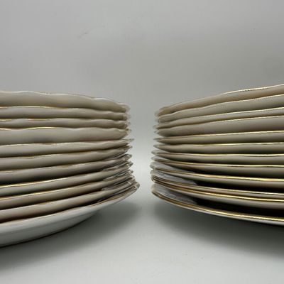 Royal Worcester Imari Fine Bone China Dinner Service, 1964