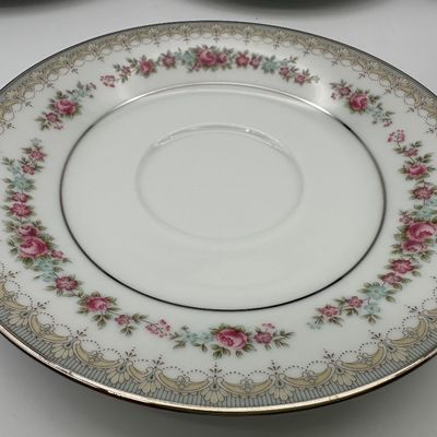 Noritake Roselane Fine China Dinnerware Set – 50 Pieces