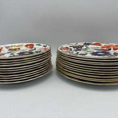 Royal Worcester Imari Fine Bone China Dinner Service, 1964