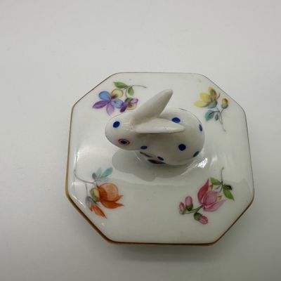 Herend Hungary Hand-Painted Porcelain Rabbit Trinket Box