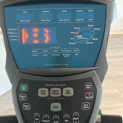Octane Fitness xR6 Series Recumbent Elliptical