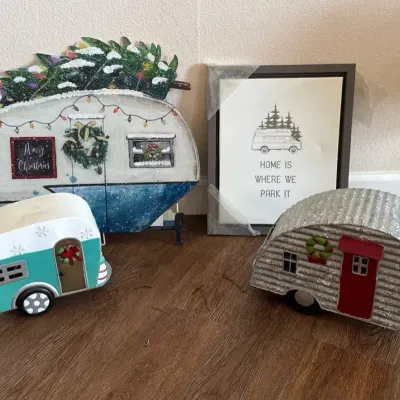 Lot Of RV Wall Art And Metal Decor 