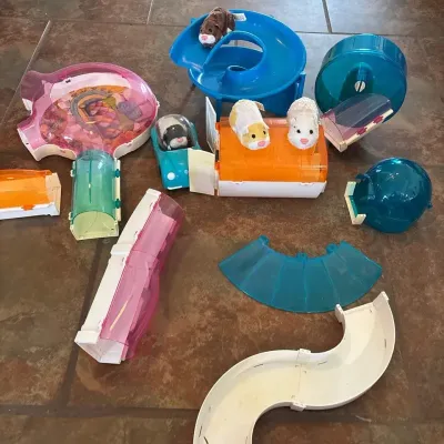 Zhu Zhu Pets Hamster Toy Set, 3 Hamsters & House 