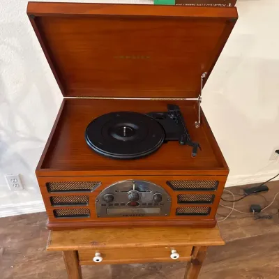 Crosley Rochester Cr66 Turntable/CD/radio/