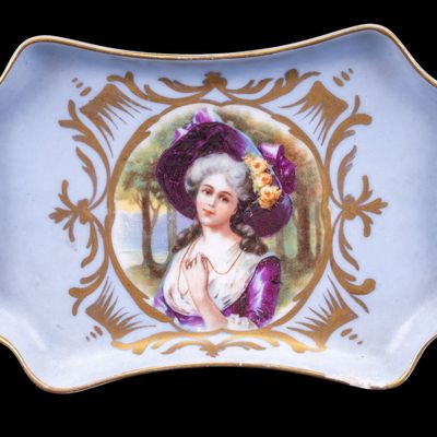 Sale Photo Thumbnail #343: Early Porcelain Portrait Vanity Tray