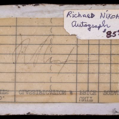 Sale Photo Thumbnail #294: Richard Nixon Autograph