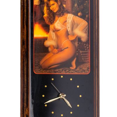 Sale Photo Thumbnail #218: Snap-on Wall Clock w/ Christmas Pin-Up Model