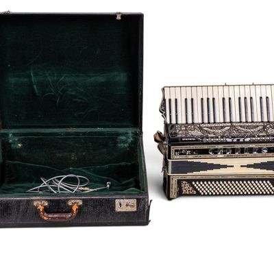 Sale Photo Thumbnail #226: Special Excelsior Chord Electra Accordion in Case
