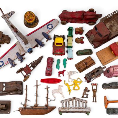 Sale Photo Thumbnail #170: Vintage Tin, Metal, Plastic, and Wooden Toys