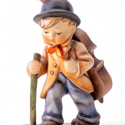 Sale Photo Thumbnail #339: Goebel Hummel 89/2 The Cellist