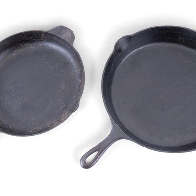 Sale Photo Thumbnail #149: Cast Iron Griswald #12 Frying Pan