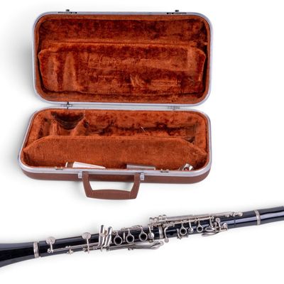 Sale Photo Thumbnail #223: F.E. Olds Clarinet in Case w/ Extra Mouthpiece