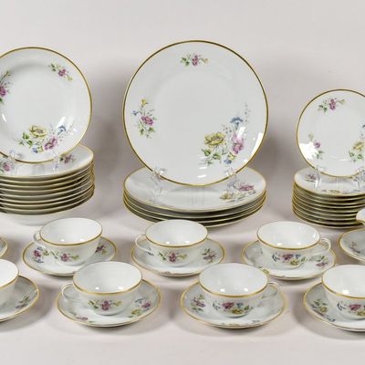 Sale Photo Thumbnail #220: 75+ Piece Richard Ginori Partial Dinner and Tea Service