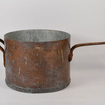 Sale Photo Thumbnail #22: Fred Harvey Commercial Grade Copper Stockpot