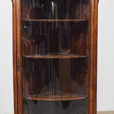 Sale Photo Thumbnail #419: American Quartersawn Oak Late Victorian Corner Display Cabinet
