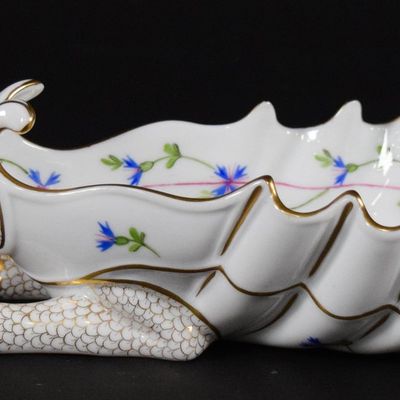 Sale Photo Thumbnail #214: Herend Hand Painted Porcelain Dragon Shell Dish