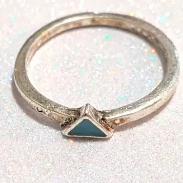 **NEW ARRIVAL** SIZE 4½ Delicate Silver Ring with Triangle Inlay (0.9g)