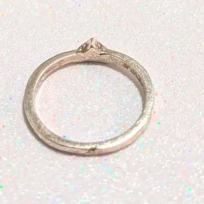 **NEW ARRIVAL** SIZE 4½ Delicate Silver Ring with Triangle Inlay (0.9g)