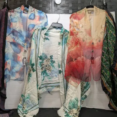 5 Scarves (2 are Magic Scarves) 