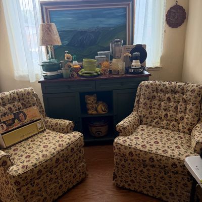 Sale Photo Thumbnail #69: Two swivel Chairs