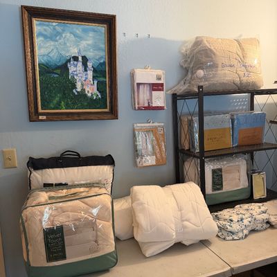 Sale Photo Thumbnail #37: New Linens