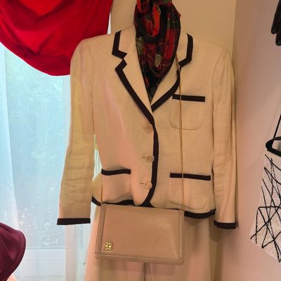 Sale Photo Thumbnail #4: Ralph Lauren Suiting
