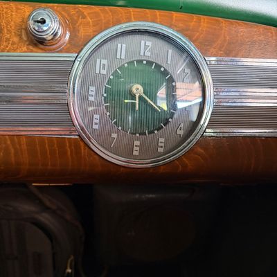 Sale Photo Thumbnail #101: Interior Clock