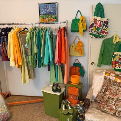 Sale Photo Thumbnail #6: Vtg clothing