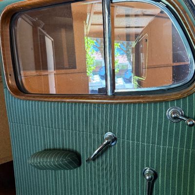 Sale Photo Thumbnail #102: Side panel