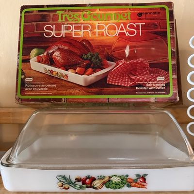 Sale Photo Thumbnail #78: Vtg Roasting Dish