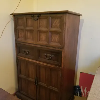 Sale Photo Thumbnail #9: Lane liquor/bar cabinet