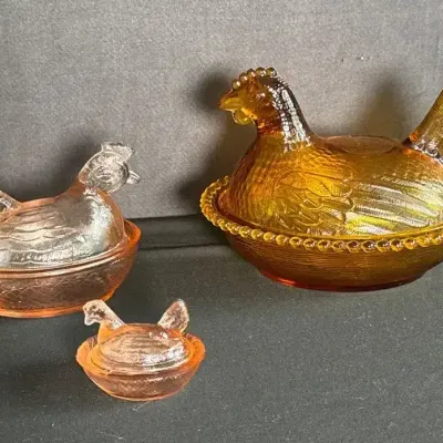 Glass Sitting Hens