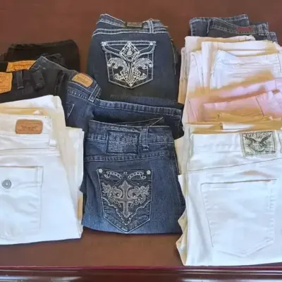Name Brand Jeans - Levi, Gloria Vanderbilt, Earl Jean 