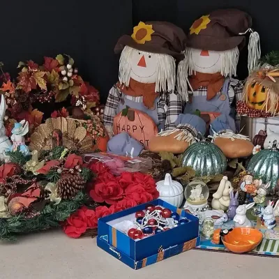 Seasonal Holiday Décor