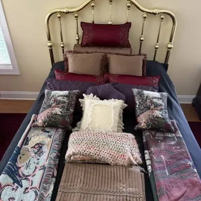 Decorative Pillows, Quilts & Tapestry Throws