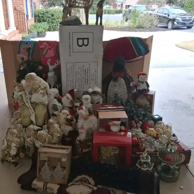 Large Christmas Décor Collection