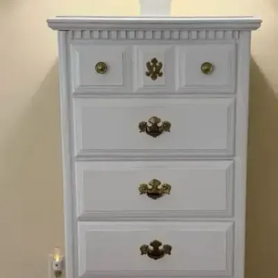 Bassett Tallboy Chest & Lamp