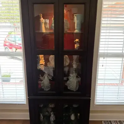Thomasville Lighted Curio Cabinet